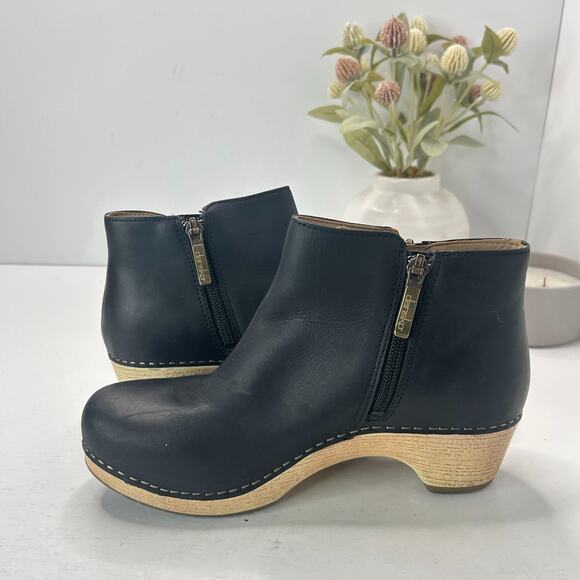 Dansko Lizanne Leather Boot Black Side Zip Round Toe Women's 6.5/EU 37 NWOB - Picture 5 of 9